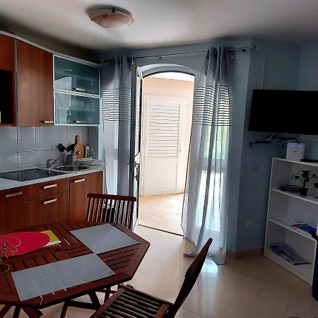 Apartman *